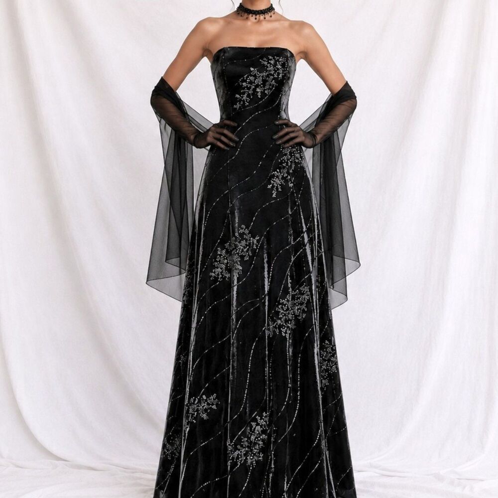 Vintage Y2K Gray Strapless Floral Beaded Mesh Fit Flared Maxi Prom Dress Size M